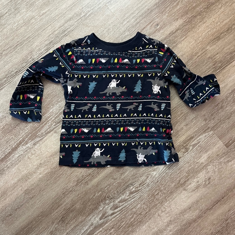 Old Navy Black Long Sleeve Tee with Nordic Pattern